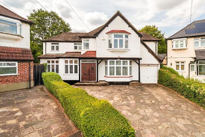 7 Bedroom Detached House For Sale In Carlton Close, Edgware, Middlesex, HA8