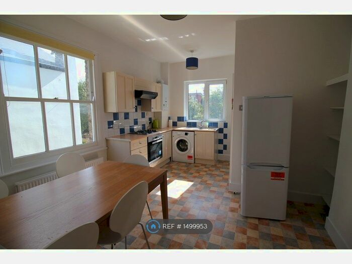2 Bedroom Maisonette To Rent In Little Ealing Lane, London, W5