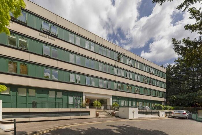 3 Bedroom Flat To Rent In Brunswick Road, London, W5