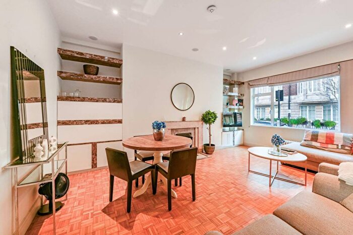 2 Bedroom Flat To Rent In Hallam Court, Marylebone, London, W1W