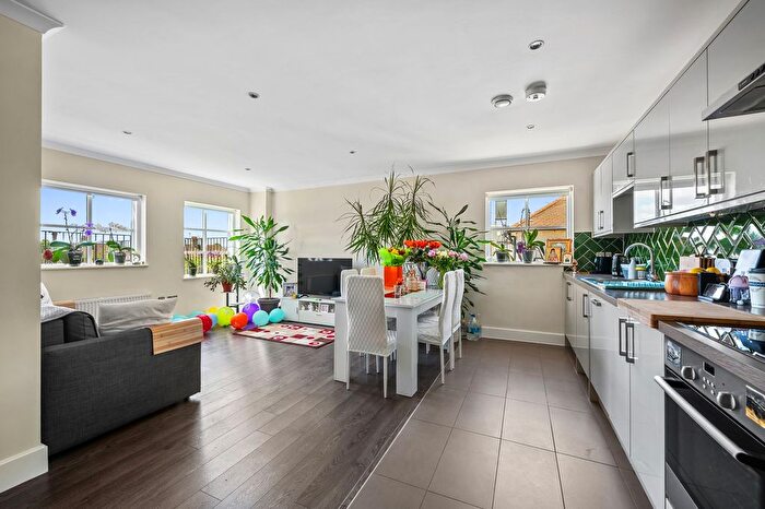 2 Bedroom Flat To Rent In Brampton Road, Bexleyheath, DA7
