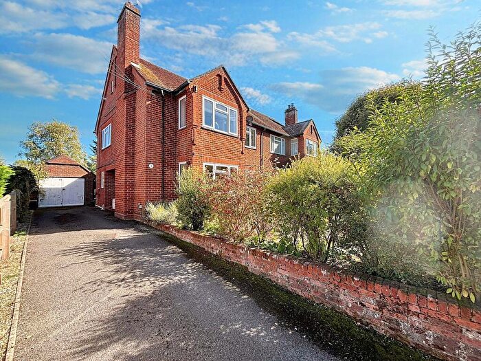 3 Bedroom Semi-Detached House For Sale In Gravel Close, Downton, SP5
