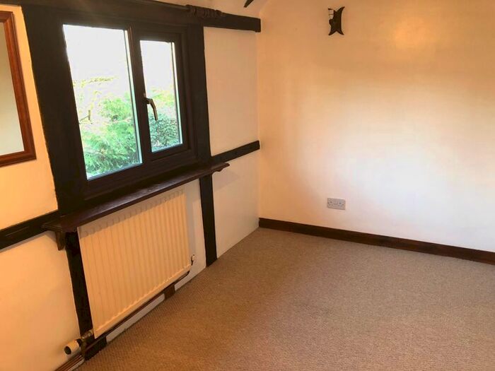 3 Bedroom Semi-Detached House To Rent In Preston Wynne, Hereford HR1