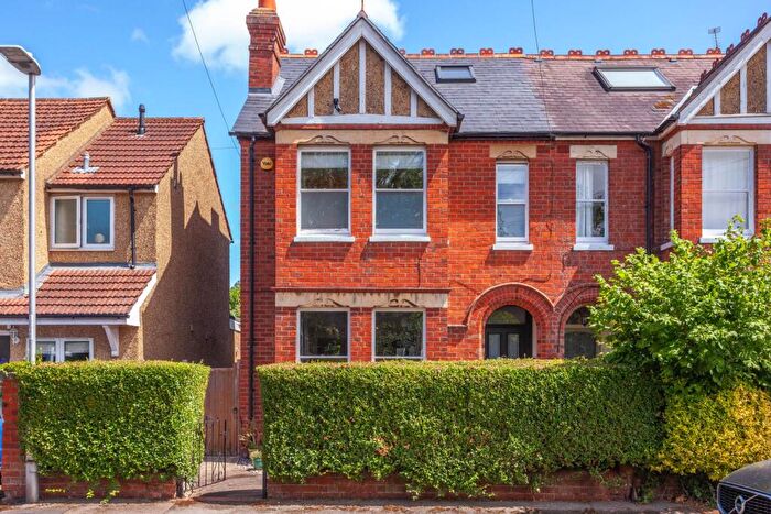 5 Bedroom Semi-Detached House For Sale In Matlock Road, Caversham, RG4