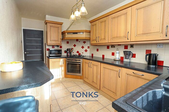 3 Bedroom Detached House For Sale In Cockshed Lane, Halesowen, B62