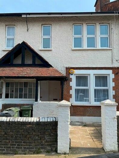 3 Bedroom Maisonette To Rent In Lyham Road, Brixton, Brixton, SW2