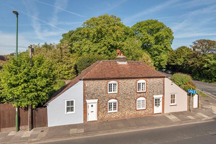 2 Bedroom Cottage For Sale In St. Pauls Road, Chichester, PO19