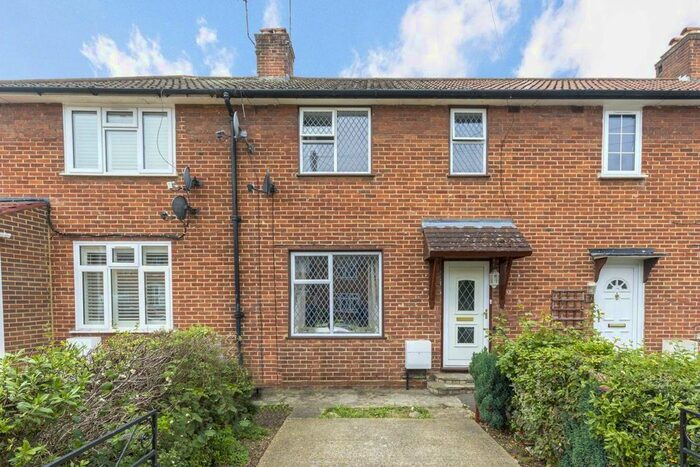 2 Bedroom Property To Rent In Upfield Road, London, W7