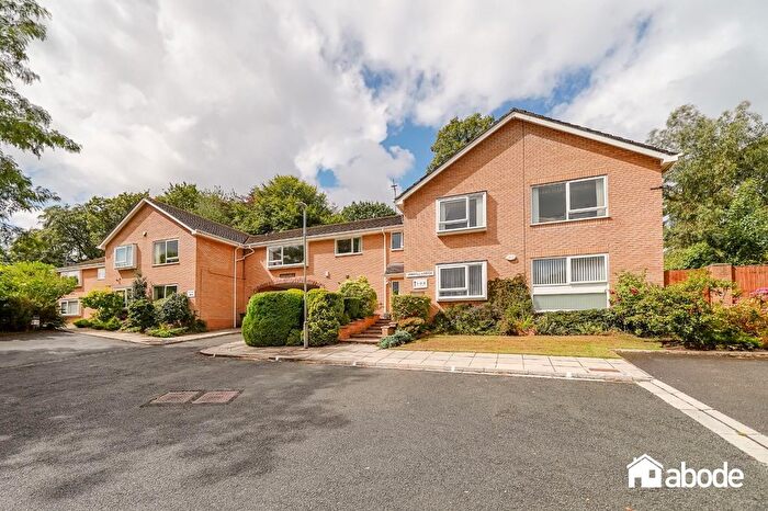 2 Bedroom Flat For Sale In Winhill, Woolton, Liverpool, L25