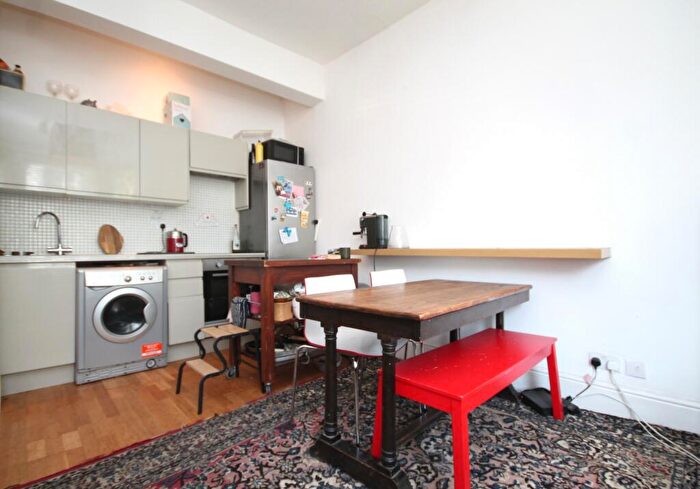 3 Bedroom Flat To Rent In Witherington Road, Islington, N5