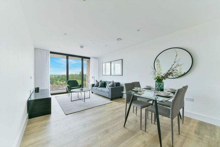 2 Bedroom Flat To Rent In Epsom House, London Square Staines-Upon-Thames, Staines, TW18