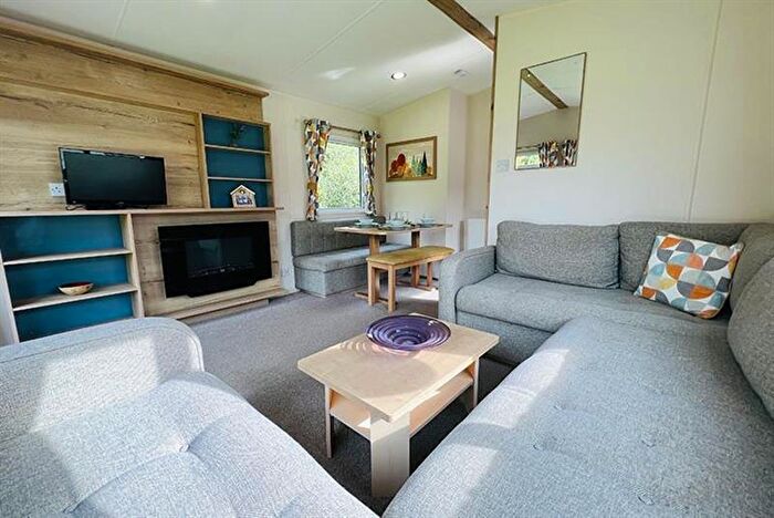 3 Bedroom Park Home For Sale In Tattershall Lakes Country Park, LN4