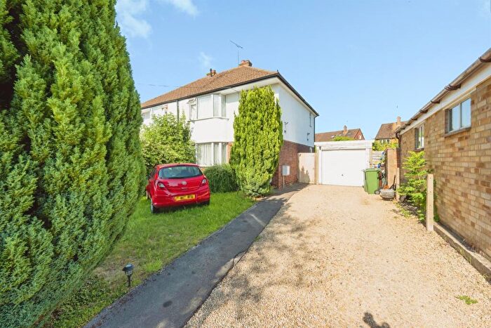 3 Bedroom Semi-Detached House For Sale In Stockwell Furlong, Haddenham, Aylesbury, HP17