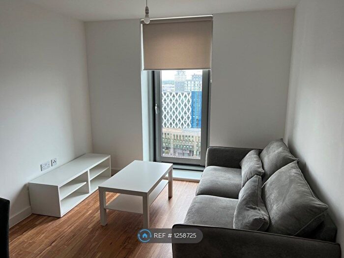 2 Bedroom Flat To Rent In Michigan Point Tower D, Salford, M50