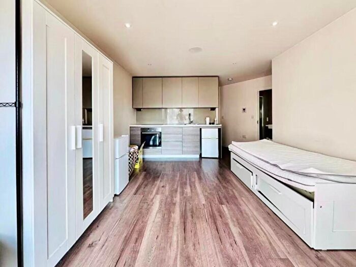 Studio To Rent In Areodrome Road, London, NW9