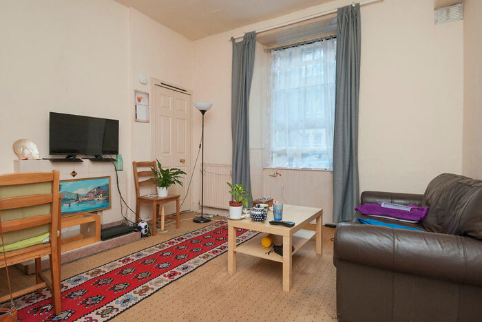 1 Bedroom Flat To Rent In Dalgety Avenue Edinburgh United Kingdom, EH7