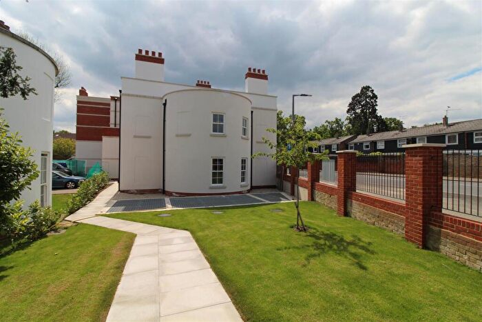 2 Bedroom Apartment To Rent In Carlton Place, Old Harlow, CM17