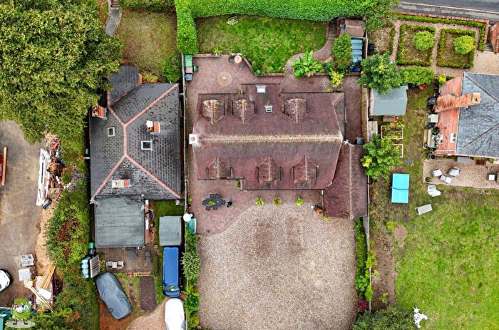 4 Bedroom Detached House For Sale In Brimpton, Reading, Berkshire, RG7