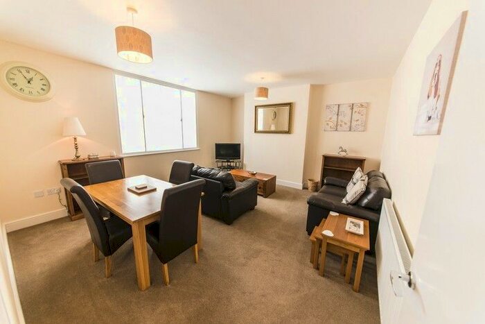 3 Bedroom Terraced House To Rent In Hilda Road, London E16