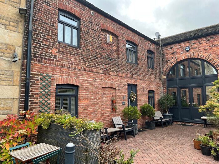 2 Bedroom Cottage For Sale In Far End Lane, Honley, Holmfirth, HD9