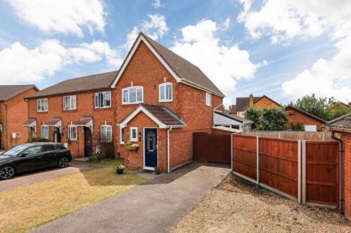 3 Bedroom End Of Terrace House For Sale In Wood View, Brampton, PE28