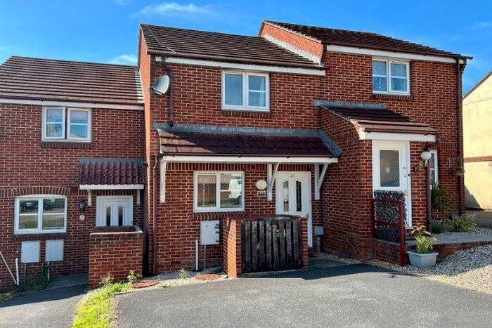 2 Bedroom Property To Rent In Orkney Close, Torquay, TQ2