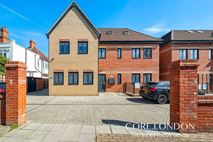 3 Bedroom Flat To Rent In Gunnersbury Avenue, London, W5