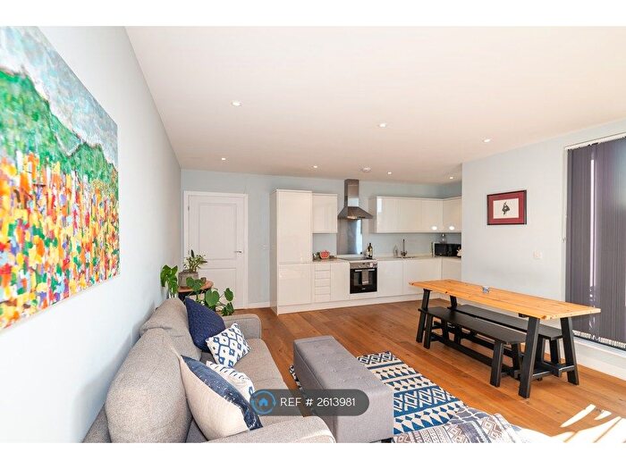 2 Bedroom Flat To Rent In Hermitage Lane Streatham, London, SW16
