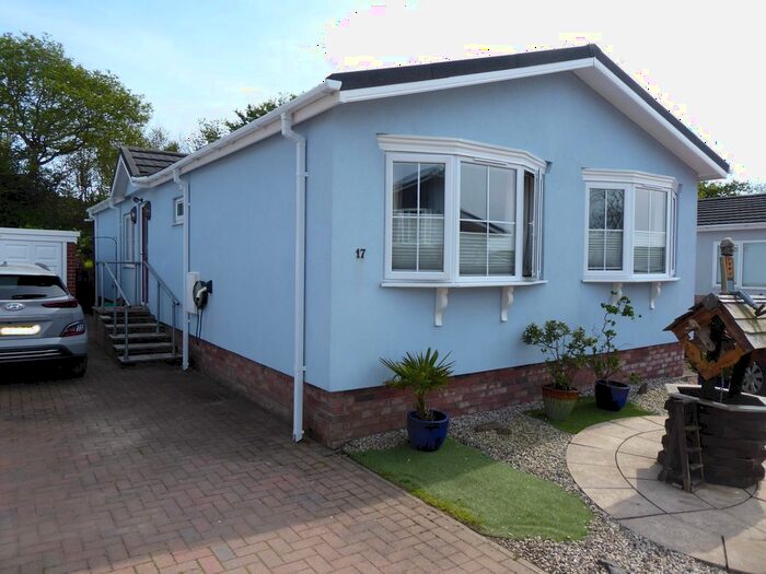 2 Bedroom Mobile/park Home For Sale In Shirmart Park, Halsinger, Braunton, EX33