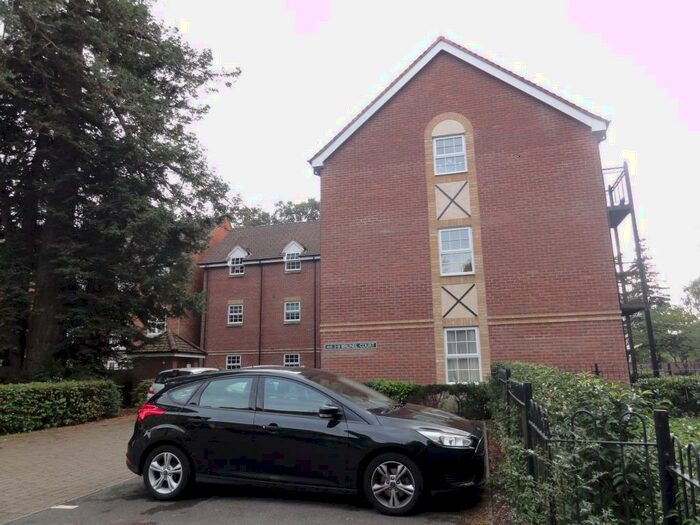 2 Bedroom Apartment To Rent In Newbury, Berkshire, RG14