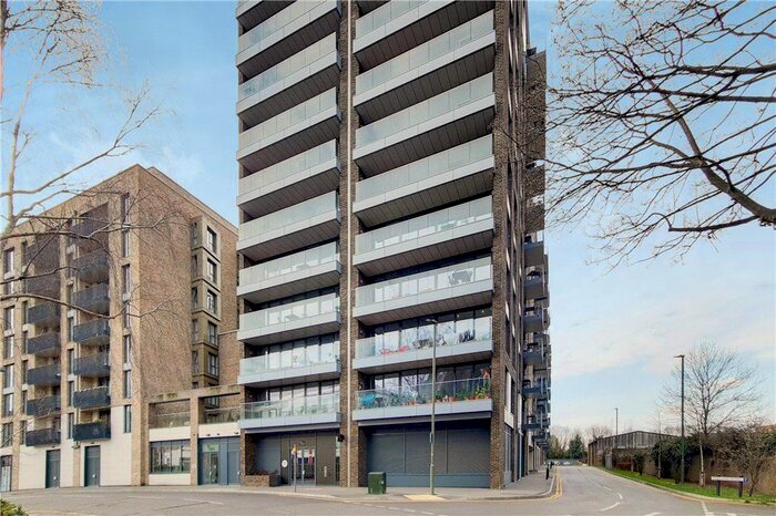 1 Bedroom Flat To Rent In High Street, Staines-Upon-Thames, Surrey, TW18