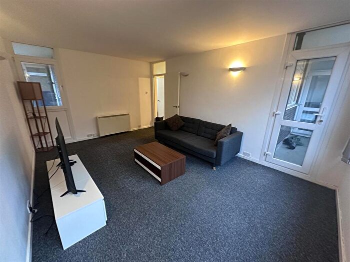 2 Bedroom Flat To Rent In Warwick Crest, Arthur Road, Edgbaston, B15