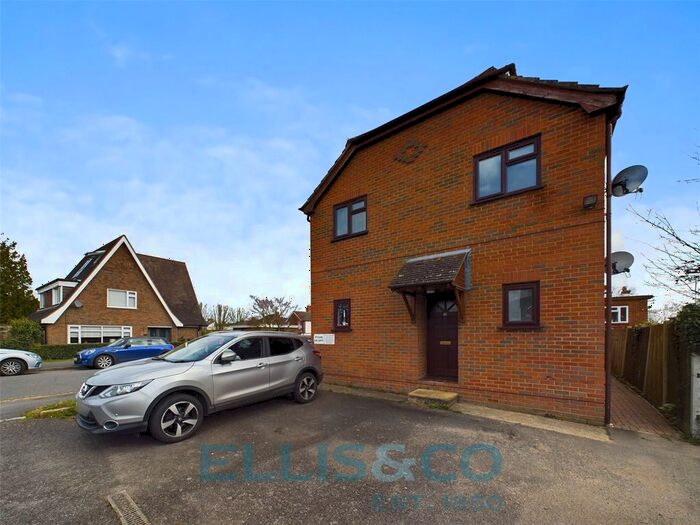 2 Bedroom Flat To Rent In Welland Road, Tonbridge, TN10
