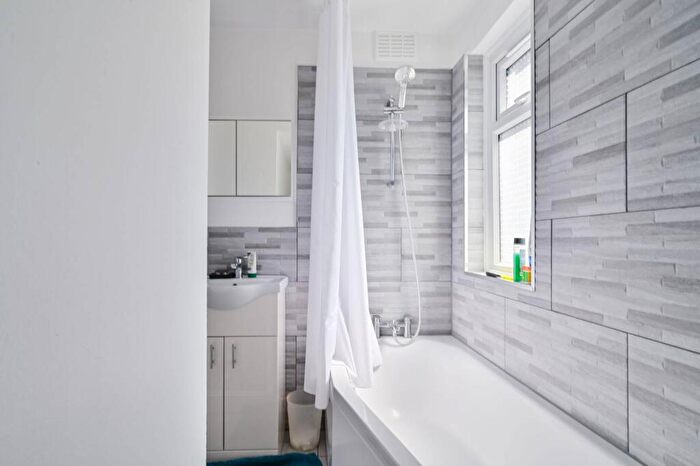 1 Bedroom Flat To Rent In St Augustines Road, Camden, London, NW1