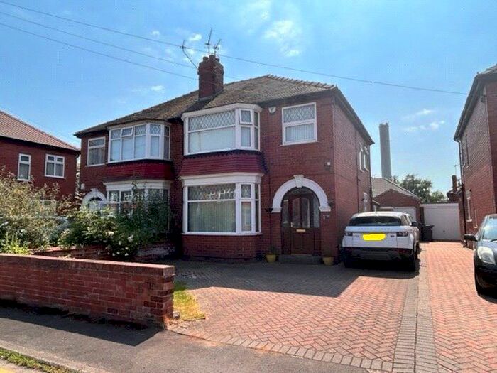 3 Bedroom Semi-Detached House To Rent In West Grove, Doncaster, South Yorkshire, DN2