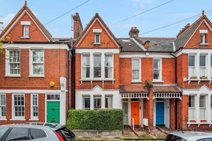 2 Bedroom Flat To Rent In Beira Street, London, SW12