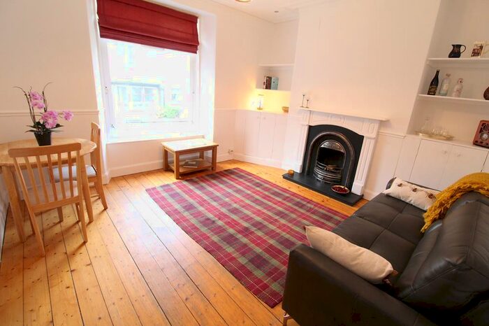 2 Bedroom Flat To Rent In Baker Street, First Floor Right, Aberdeen, AB25