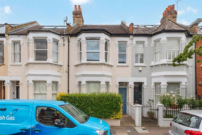 2 Bedroom Flat To Rent In Petley Road, London, W6
