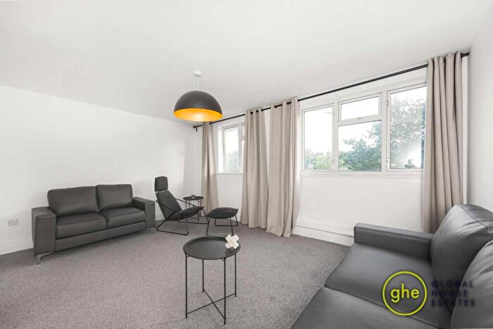 3 Bedroom Flat To Rent In Cross Harbour, Isle Of Dogs, London, E14