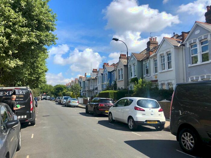 1 Bedroom Studio To Rent In Adelaide Grove, Shepherds Bush, W12