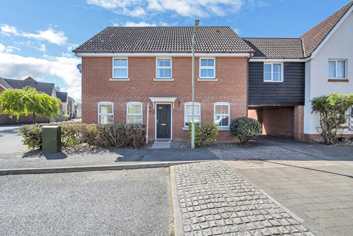 5 Bedroom Link Detached House For Sale In Wagtail Drive, Bury St. Edmunds, IP32