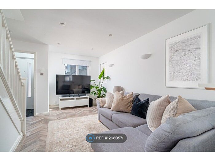 2 Bedroom Terraced House To Rent In Foxglove Way, Wallington, SM6