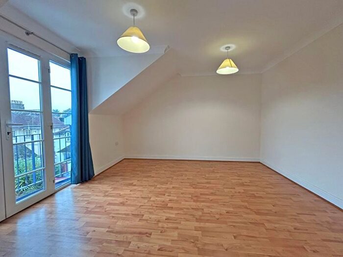 2 Bedroom Flat To Rent In Woolbrook Road, Sidmouth, EX10