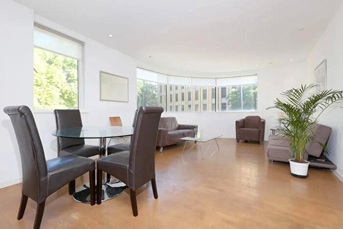 2 Bedroom Flat To Rent In Holloway Road, London, N7