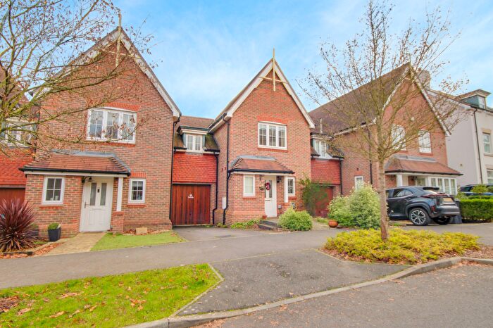 3 Bedroom Link Detached House For Sale In Renfields, Haywards Heath, RH16