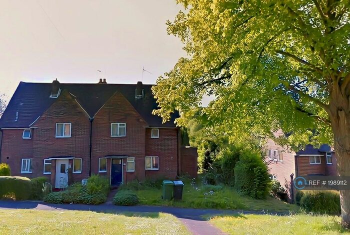 4 Bedroom Semi-Detached House To Rent In Wavell Way, Winchester, SO22