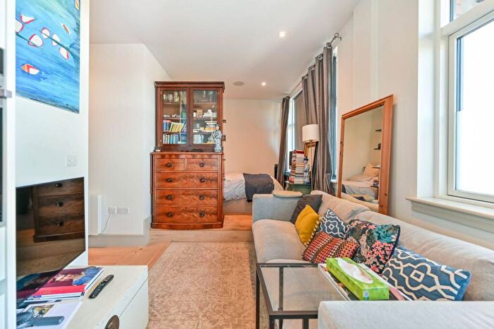 1 Bedroom Flat For Sale In Britannic House, New Malden, KT3