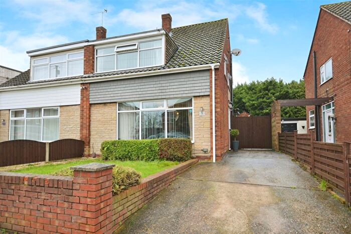 3 Bedroom Semi-Detached House For Sale In Endcliffe Avenue, Scunthorpe, DN17