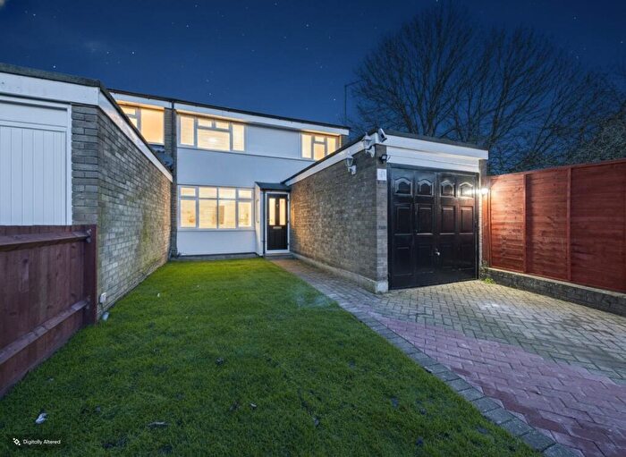 3 Bedroom End Of Terrace House To Rent In Runcorn Crescent, Hemel Hempstead, Hertfordshire, HP2