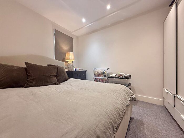 1 Bedroom Maisonette To Rent In Landor Road, London, SW9